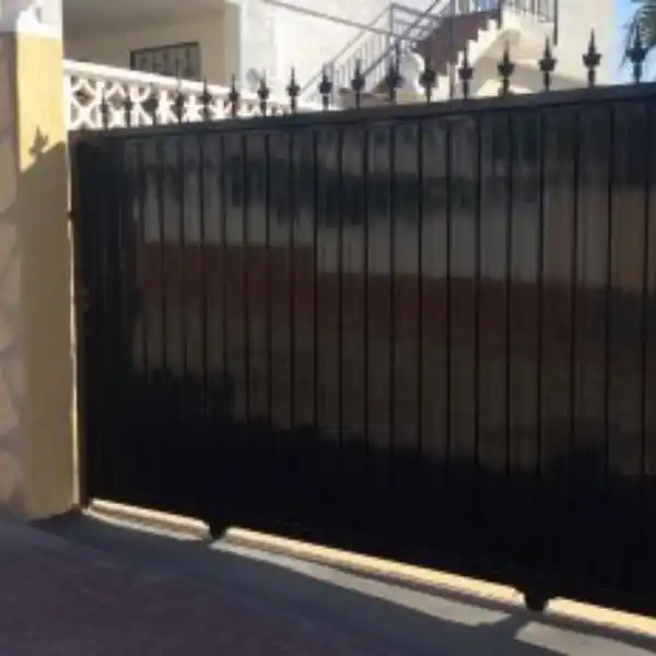 Portones de metal corredizos sencillos - 4