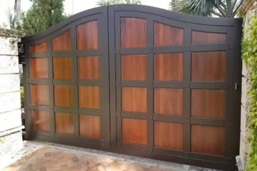 portones rusticos de madera y herreria - metal - portones modernos rusticos - instalacion - fabricacion - empresa en guatemala