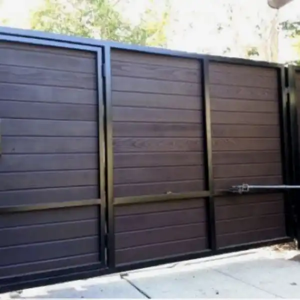 portones rústicos de madera y metal - 2