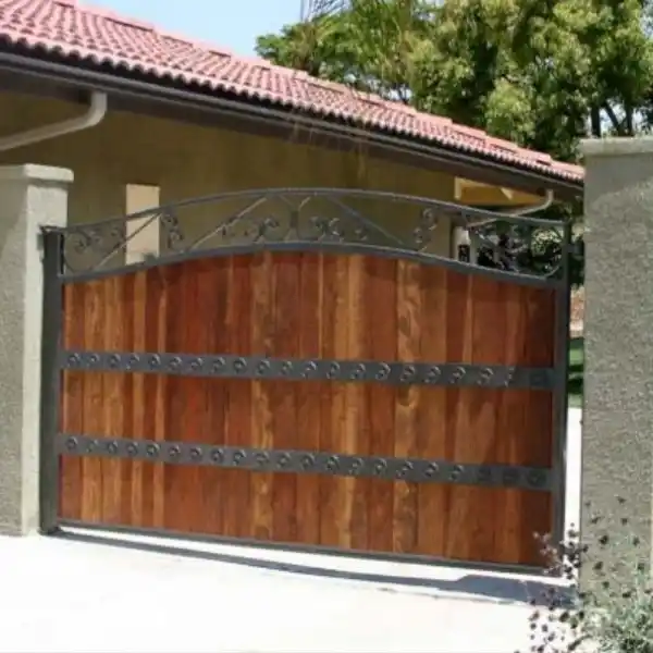 portones rústicos de madera y metal - 8