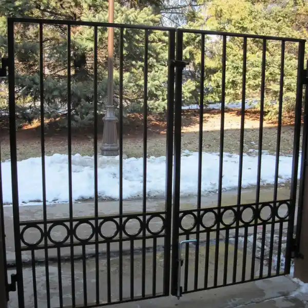 zaguan de metal - ciudad de Guatemala - 1