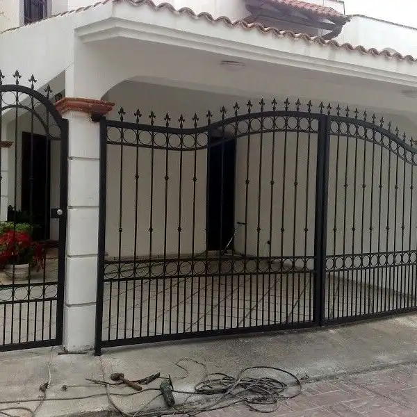 zaguan de metal - ciudad de Guatemala - 5